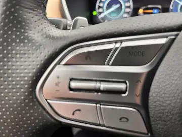 Hyundai Santa Fe 4WD Signature Hybrid Model