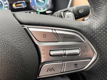 Hyundai Santa Fe 4WD Signature Hybrid Model