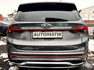 Hyundai Santa Fe 4WD Signature Hybrid Model