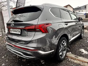 Hyundai Santa Fe 4WD Signature Hybrid Model