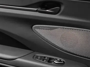 ASTON MARTIN V8 Vantage MY25   Launch Pack   Bowers&Wilkins