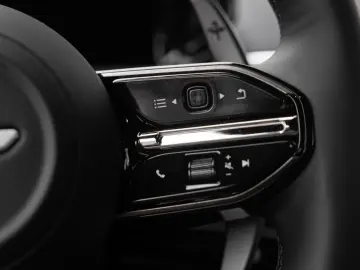 ASTON MARTIN V8 Vantage MY25   Launch Pack   Bowers&Wilkins