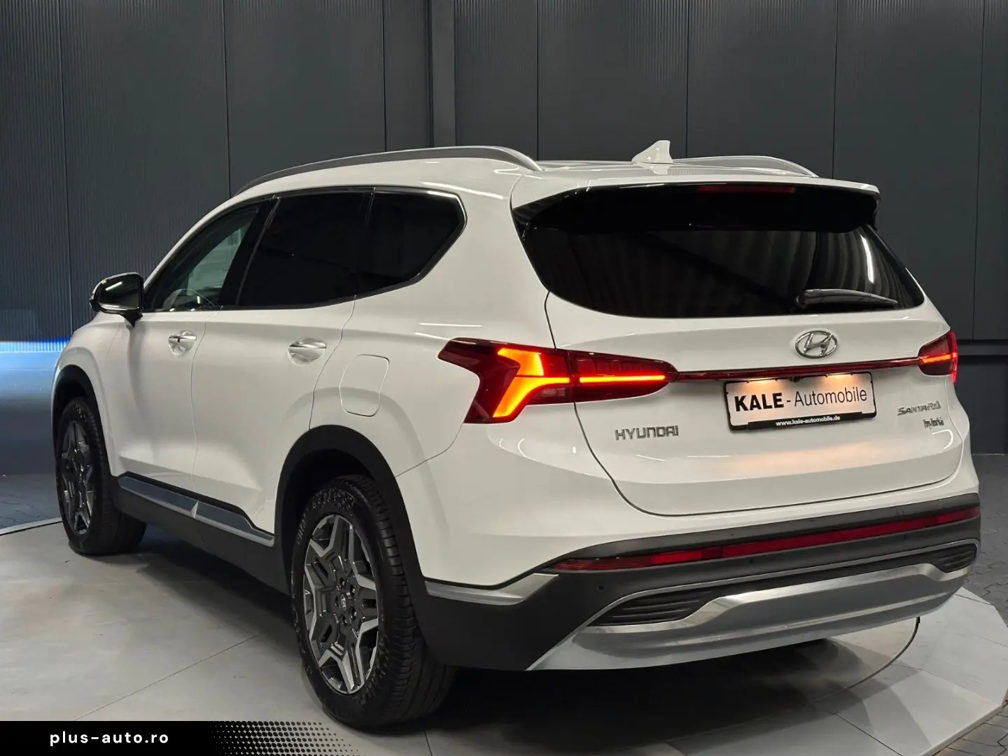 HYUNDAI Santa Fe Prime Hybrid  nur 16.000 km 19Zoll 360