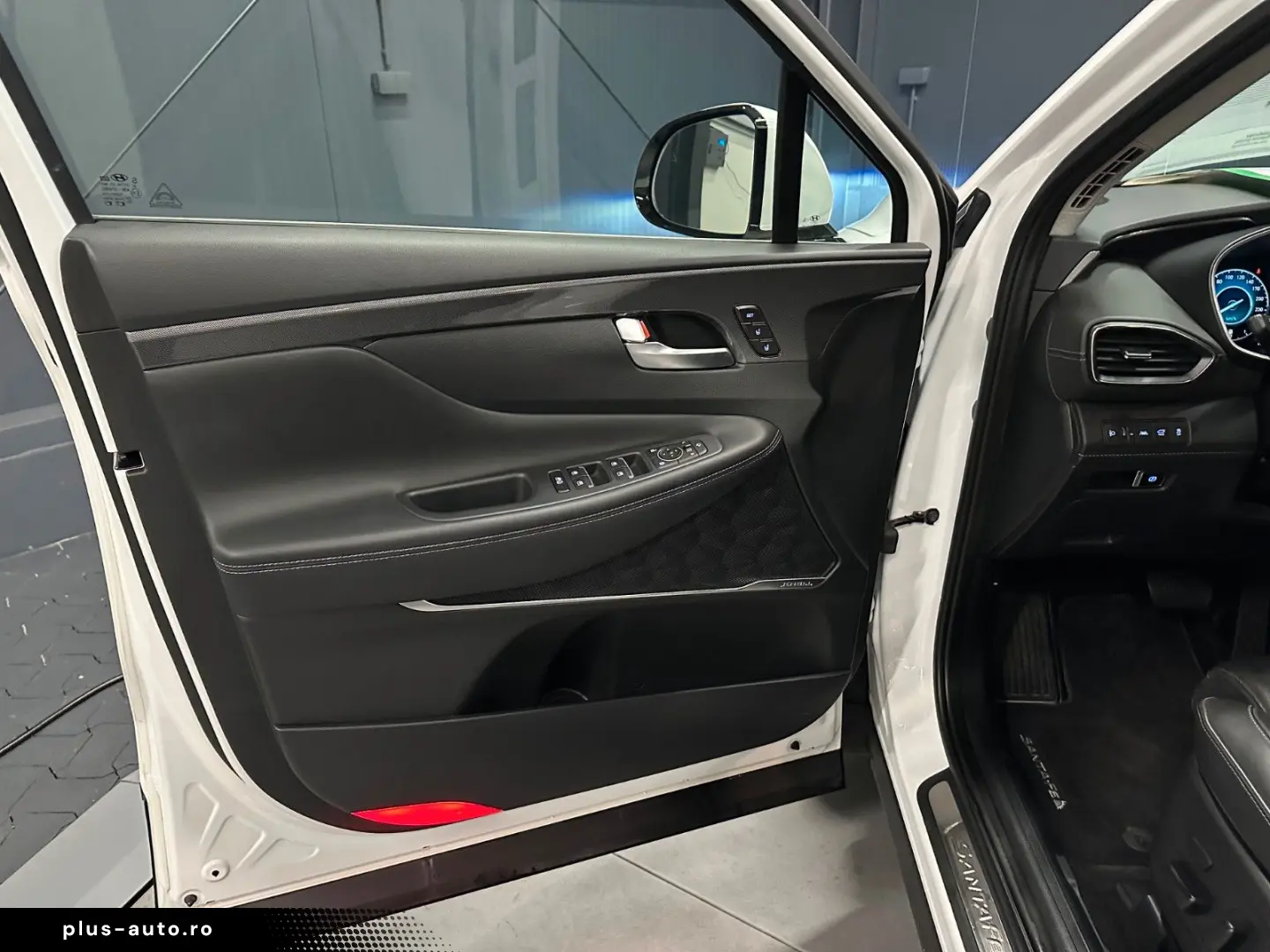 HYUNDAI Santa Fe Prime Hybrid  nur 16.000 km 19Zoll 360