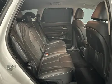 HYUNDAI Santa Fe Prime Hybrid  nur 16.000 km 19Zoll 360