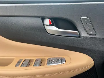 HYUNDAI SANTA FE Signature Plug-In Hybrid 4WD