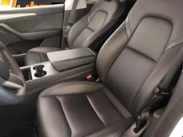 Tesla Model Y Long Range Dual Motor