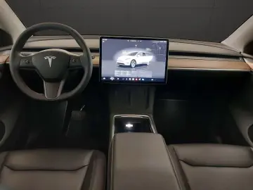 Tesla Model Y Long Range Dual Motor