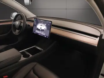 Tesla Model Y Long Range Dual Motor