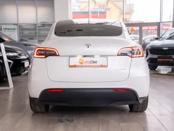 Tesla Model Y Long Range Dual Motor