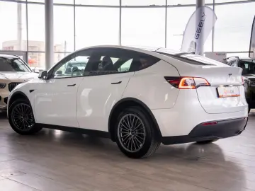 Tesla Model Y Long Range Dual Motor