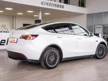Tesla Model Y Long Range Dual Motor