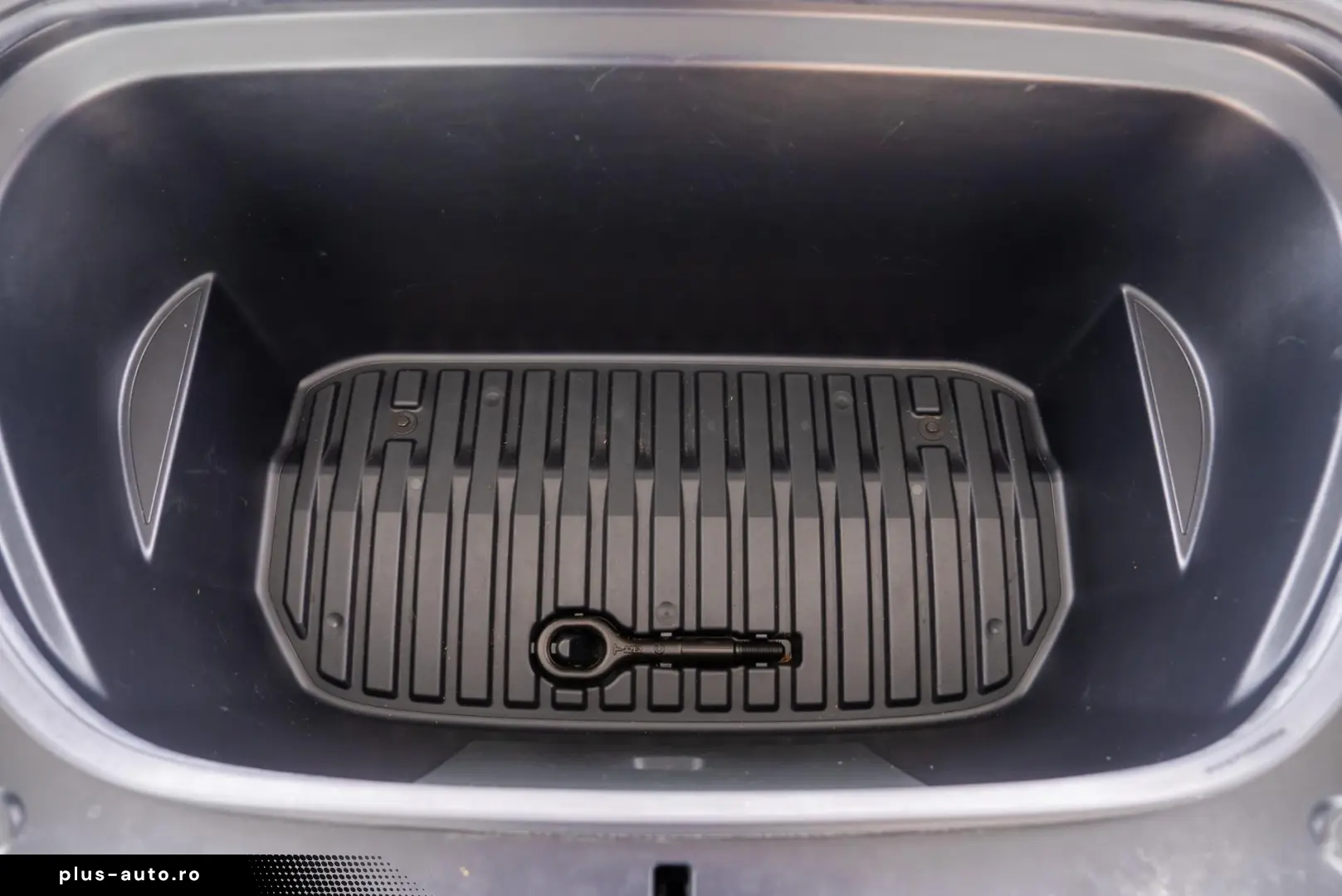 Tesla Model Y Long Range Dual Motor