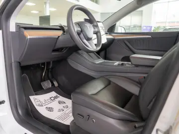 Tesla Model Y Long Range Dual Motor