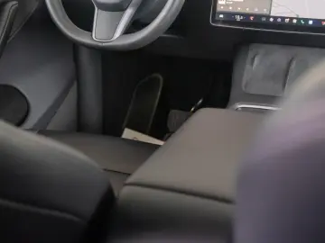 Tesla Model Y Long Range Dual Motor