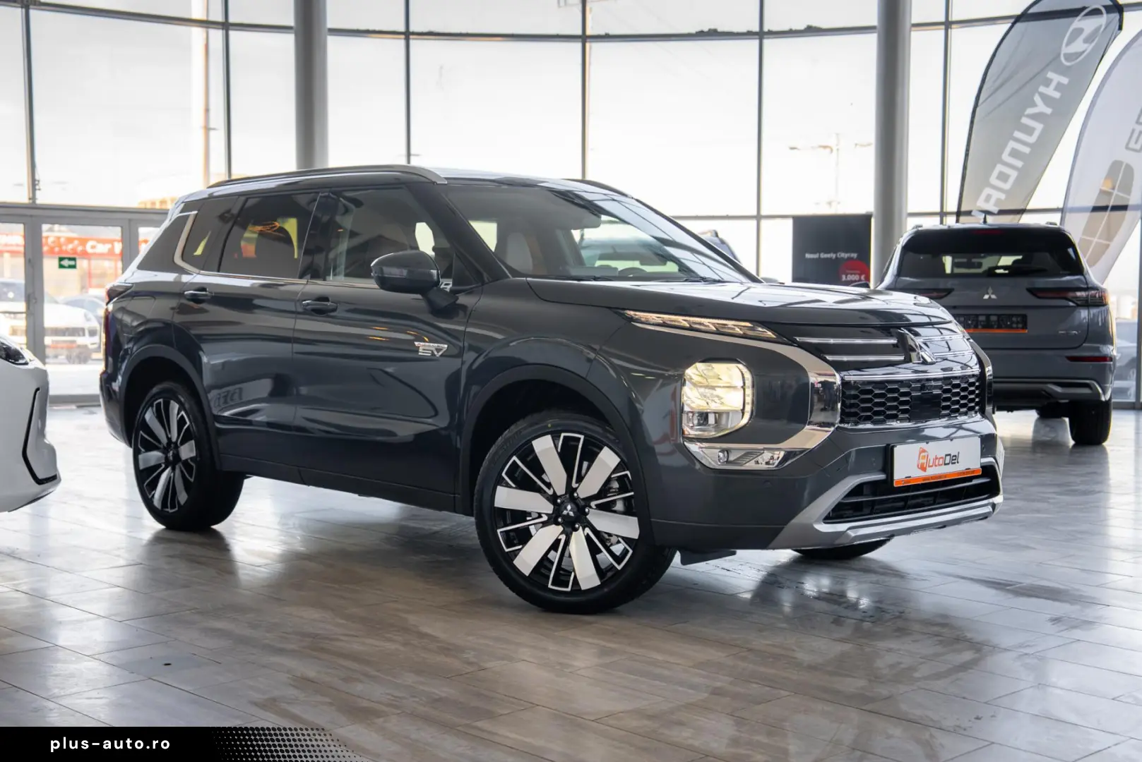 Mitsubishi Outlander PHEV 2.4L 4WD AT Instyle Ultimate