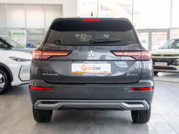 Mitsubishi Outlander PHEV 2.4L 4WD AT Instyle Ultimate