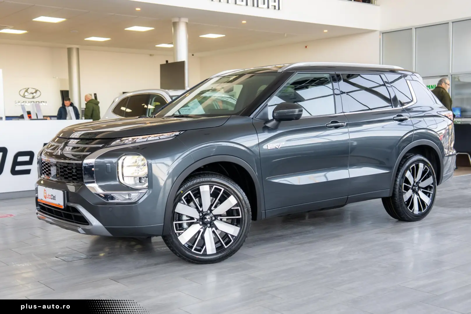 Mitsubishi Outlander PHEV 2.4L 4WD AT Instyle Ultimate