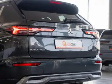 Mitsubishi Outlander PHEV 2.4L 4WD AT Instyle Ultimate