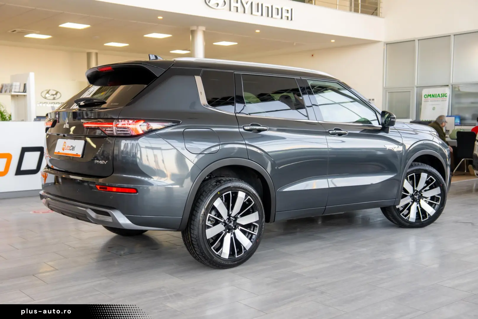 Mitsubishi Outlander PHEV 2.4L 4WD AT Instyle Ultimate