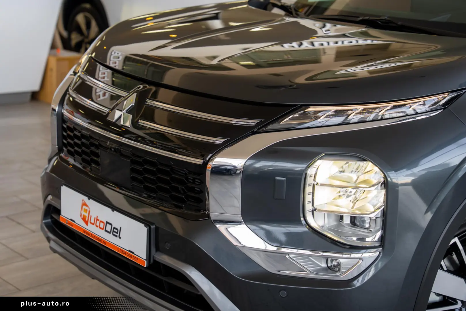 Mitsubishi Outlander PHEV 2.4L 4WD AT Instyle Ultimate