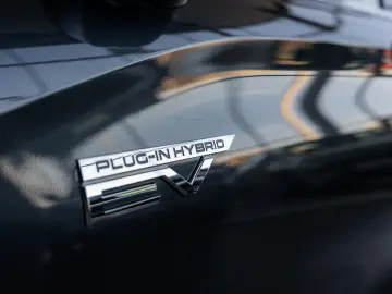 Mitsubishi Outlander PHEV 2.4L 4WD AT Instyle Ultimate