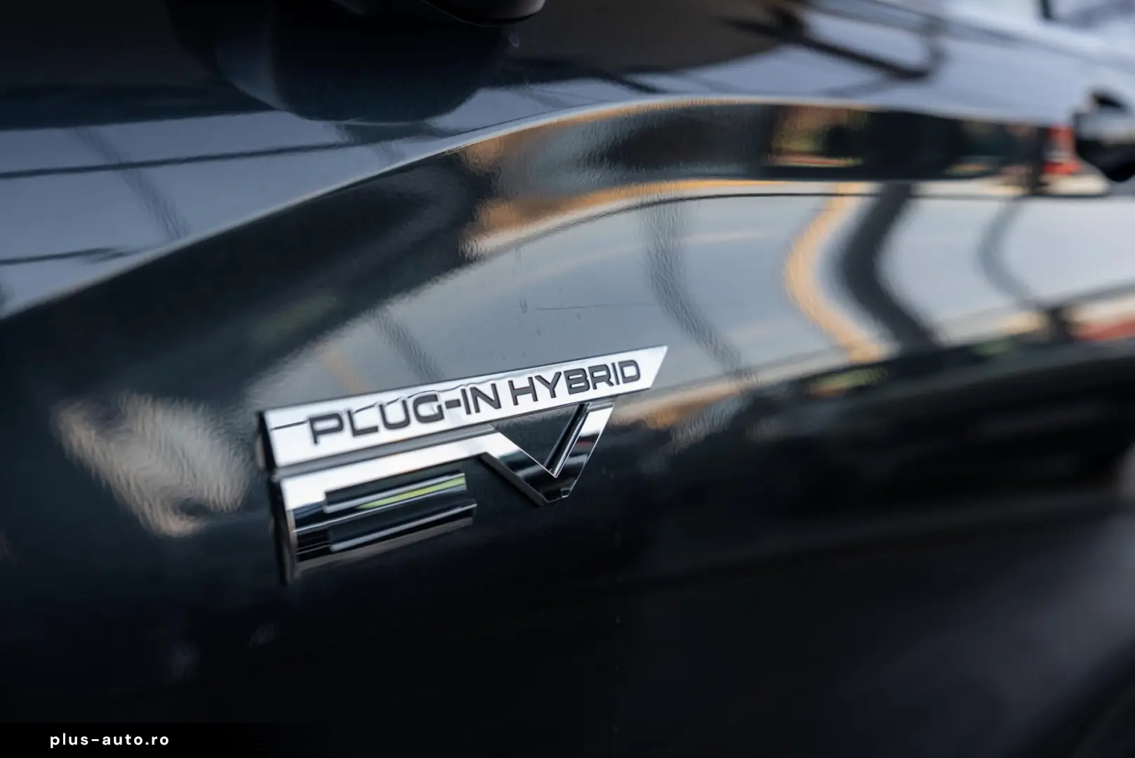 Mitsubishi Outlander PHEV 2.4L 4WD AT Instyle Ultimate