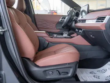 Mitsubishi Outlander PHEV 2.4L 4WD AT Instyle Ultimate