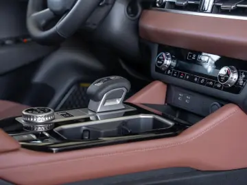 Mitsubishi Outlander PHEV 2.4L 4WD AT Instyle Ultimate