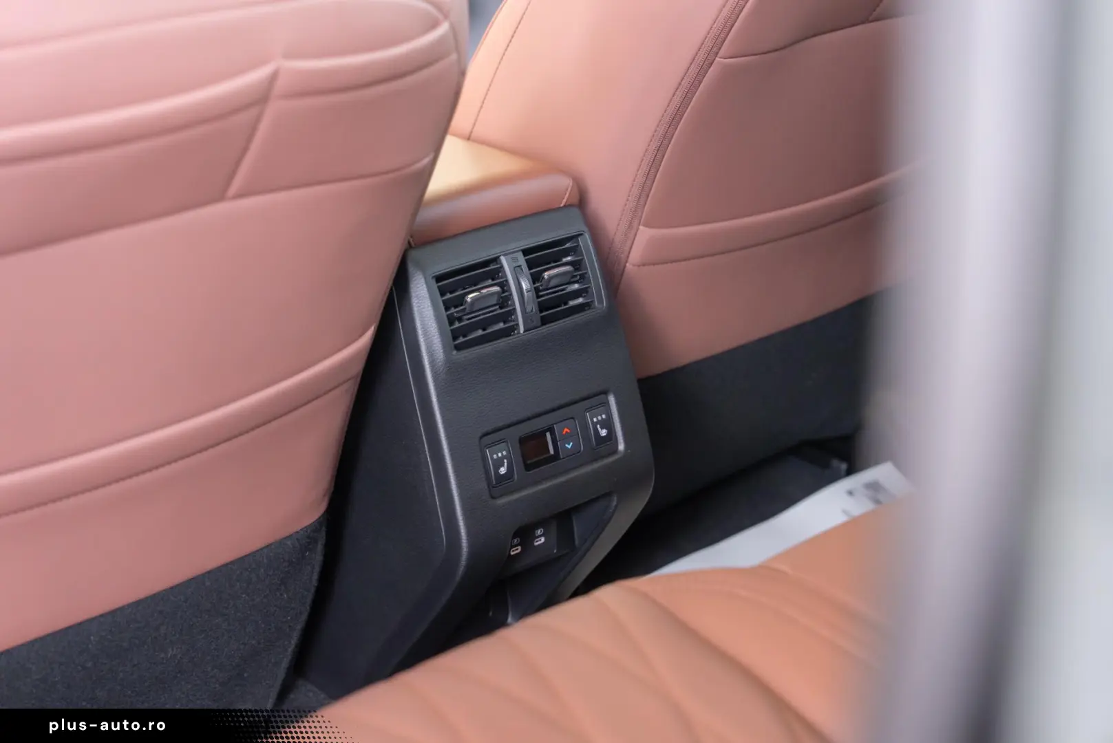 Mitsubishi Outlander PHEV 2.4L 4WD AT Instyle Ultimate