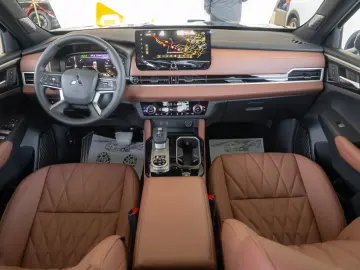 Mitsubishi Outlander PHEV 2.4L 4WD AT Instyle Ultimate