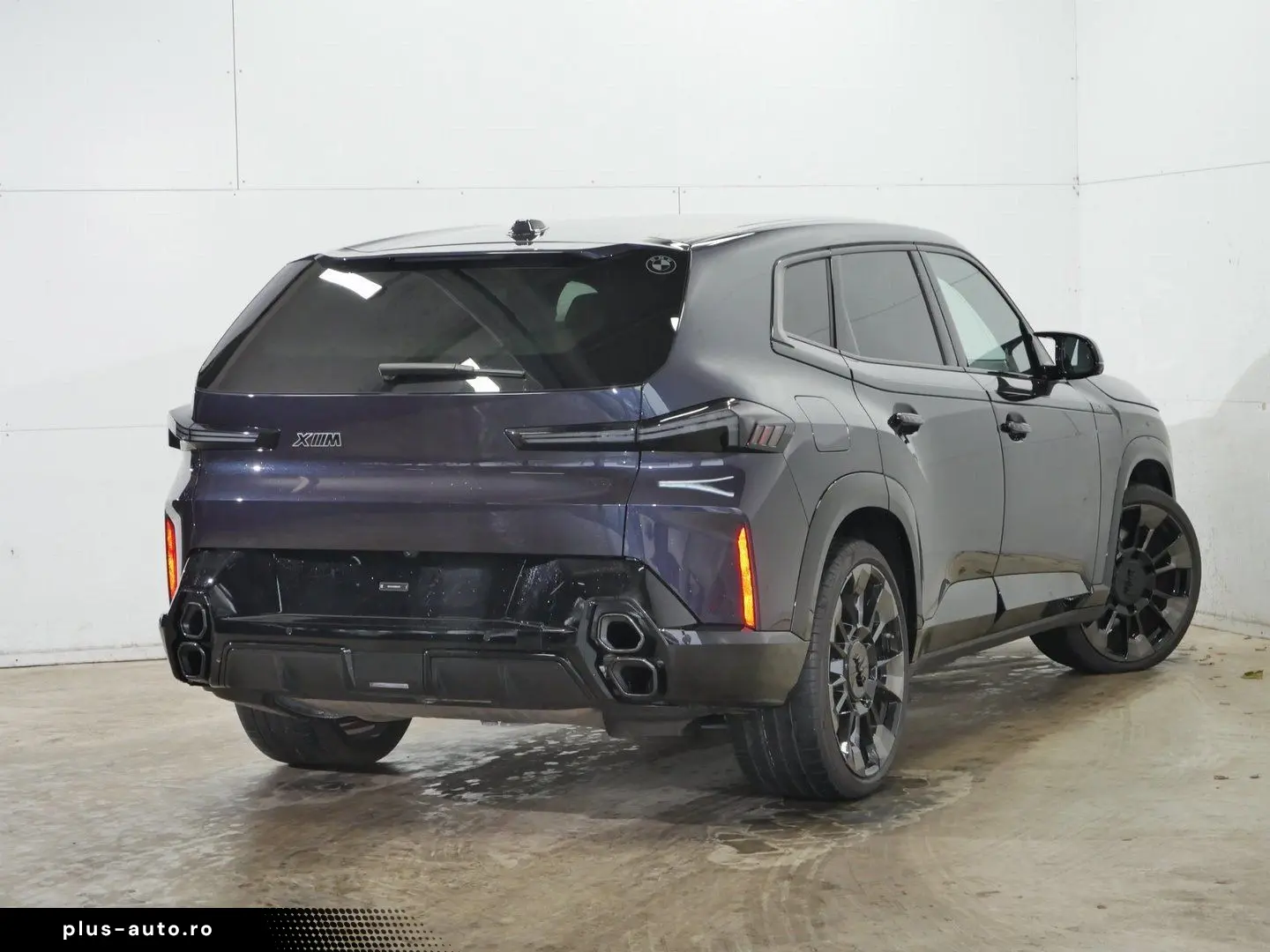 BMW XM 50e Macaoblau Invidual 23  B&W