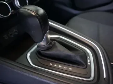 RENAULT CLIO 1.6 E-Tech 140CP Intens Auto