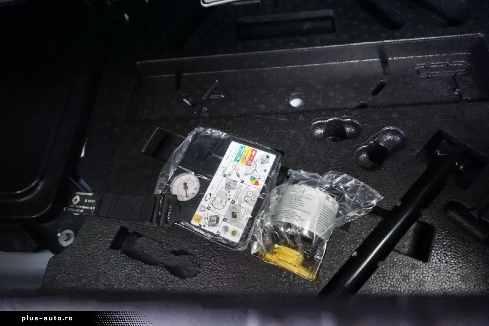 RENAULT CLIO 1.6 E-Tech 140CP Intens Auto