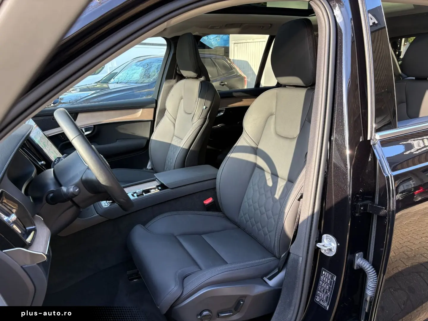 VOLVO XC90 T8 Plus Bright AWD FourC AHK PANO 360  Face