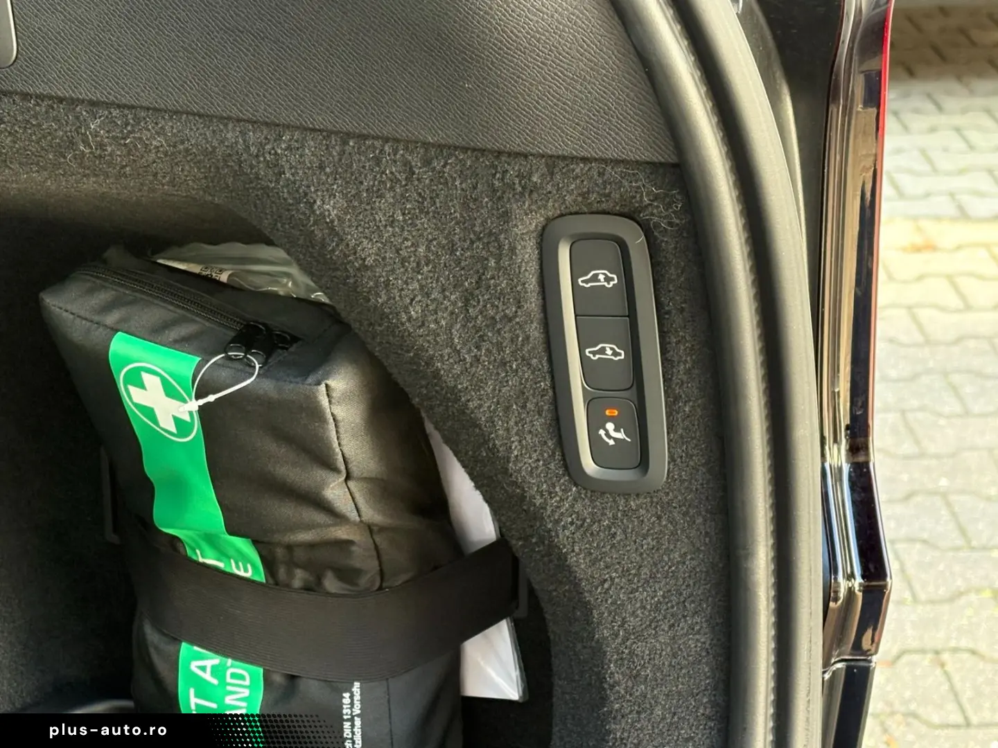 VOLVO XC90 T8 Plus Bright AWD FourC AHK PANO 360  Face