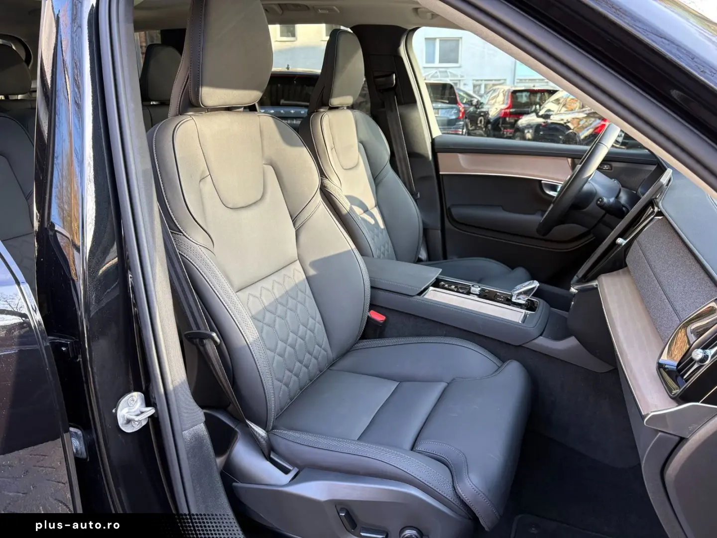 VOLVO XC90 T8 Plus Bright AWD FourC AHK PANO 360  Face