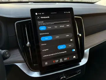 VOLVO XC90 T8 Plus Bright AWD FourC AHK PANO 360  Face