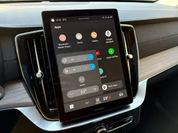 VOLVO XC90 T8 Plus Bright AWD FourC AHK PANO 360  Face