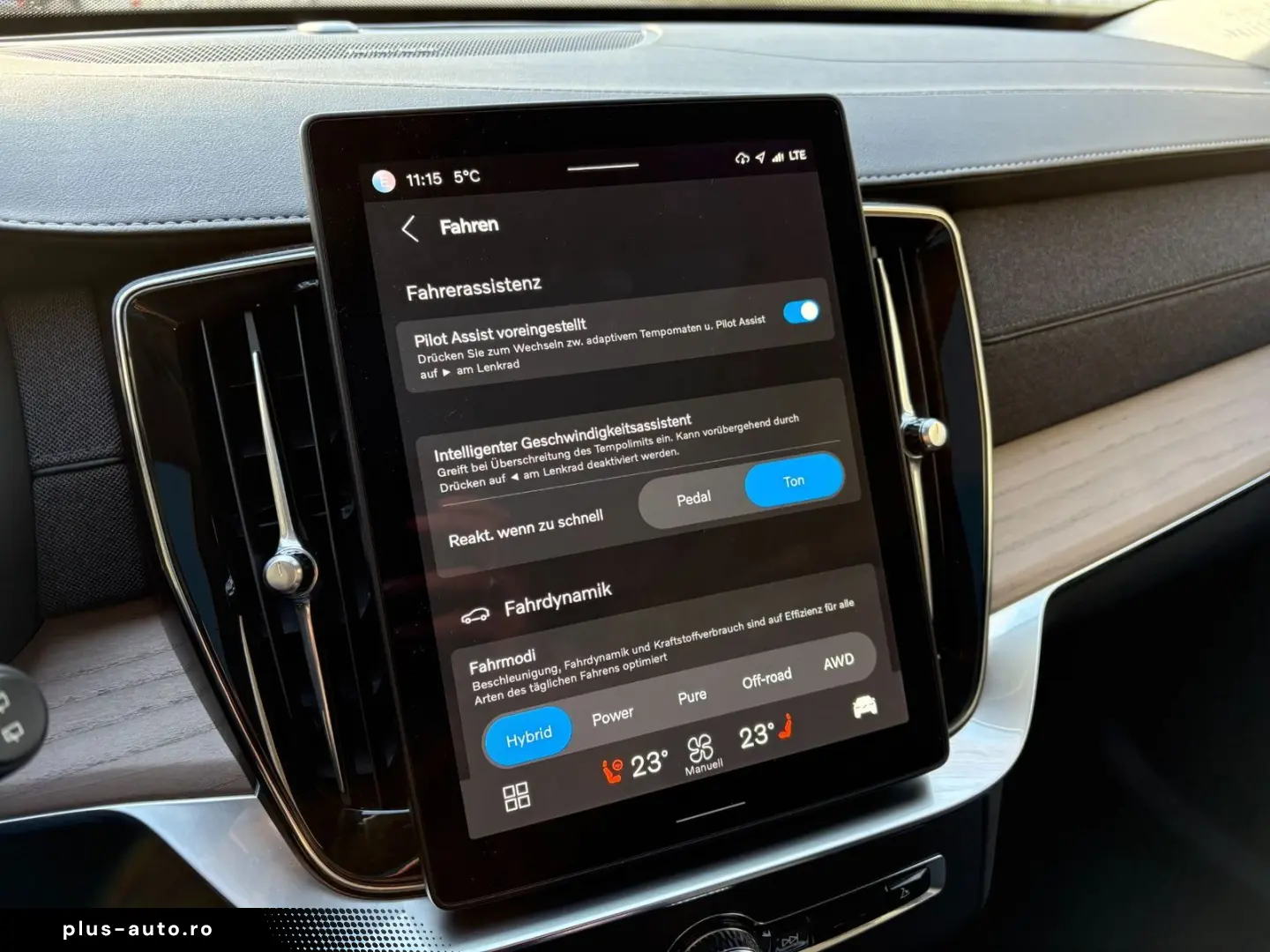 VOLVO XC90 T8 Plus Bright AWD FourC AHK PANO 360  Face