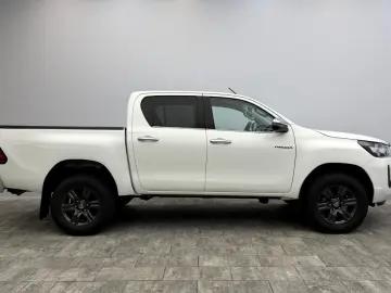 TOYOTA Hilux 2.8 D-4D 4x4  RFK SHZ AHK