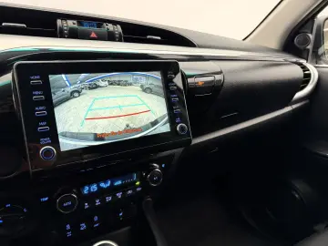 TOYOTA Hilux 2.8 D-4D 4x4  RFK SHZ AHK