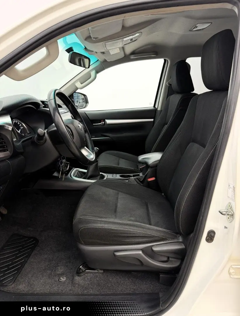 TOYOTA Hilux 2.8 D-4D 4x4  RFK SHZ AHK