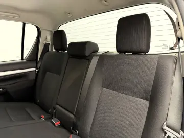 TOYOTA Hilux 2.8 D-4D 4x4  RFK SHZ AHK