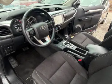 TOYOTA Hilux Double Cab Comfort 4x4 Navi Kamera AHK