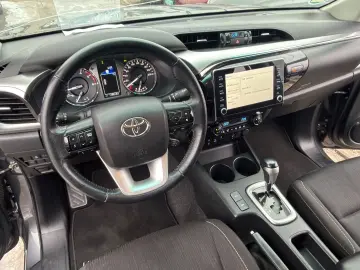 TOYOTA Hilux Double Cab Comfort 4x4 Navi Kamera AHK