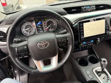 TOYOTA Hilux Double Cab Comfort 4x4 Navi Kamera AHK