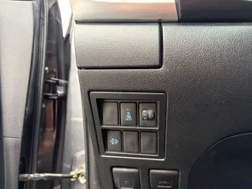 TOYOTA Hilux Double Cab Comfort 4x4 Navi Kamera AHK