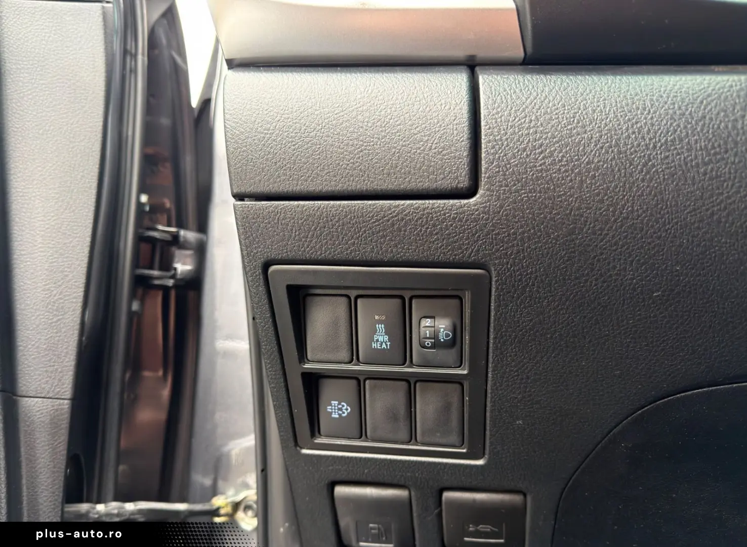 TOYOTA Hilux Double Cab Comfort 4x4 Navi Kamera AHK