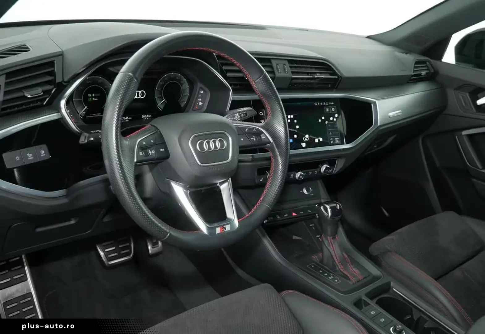 AUDI Q3 45 TFSI e S Line Int Pano Navi Leder Matrix